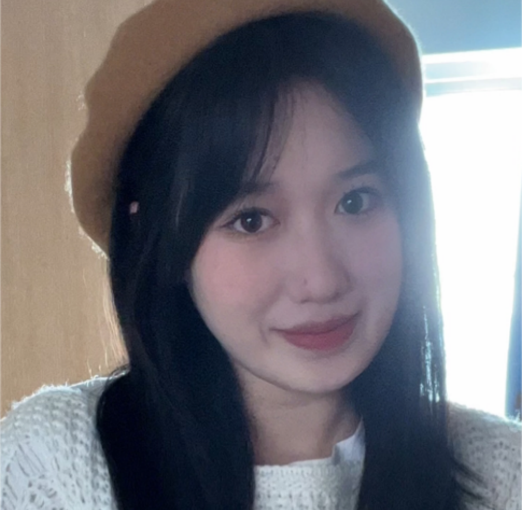 1729756879042066302.png 生活照2_副本.png